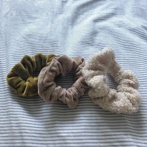 velvet scrunchie set of 3